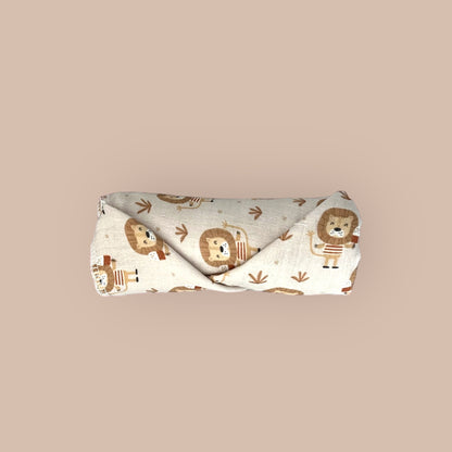 Großes Still- & Spucktuch "Little Lion"